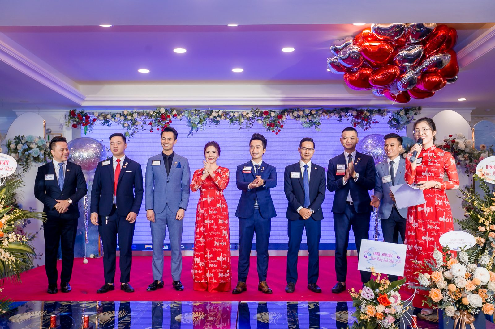Sinh nhật 1 tuổi — Chapter đạt Titanium
