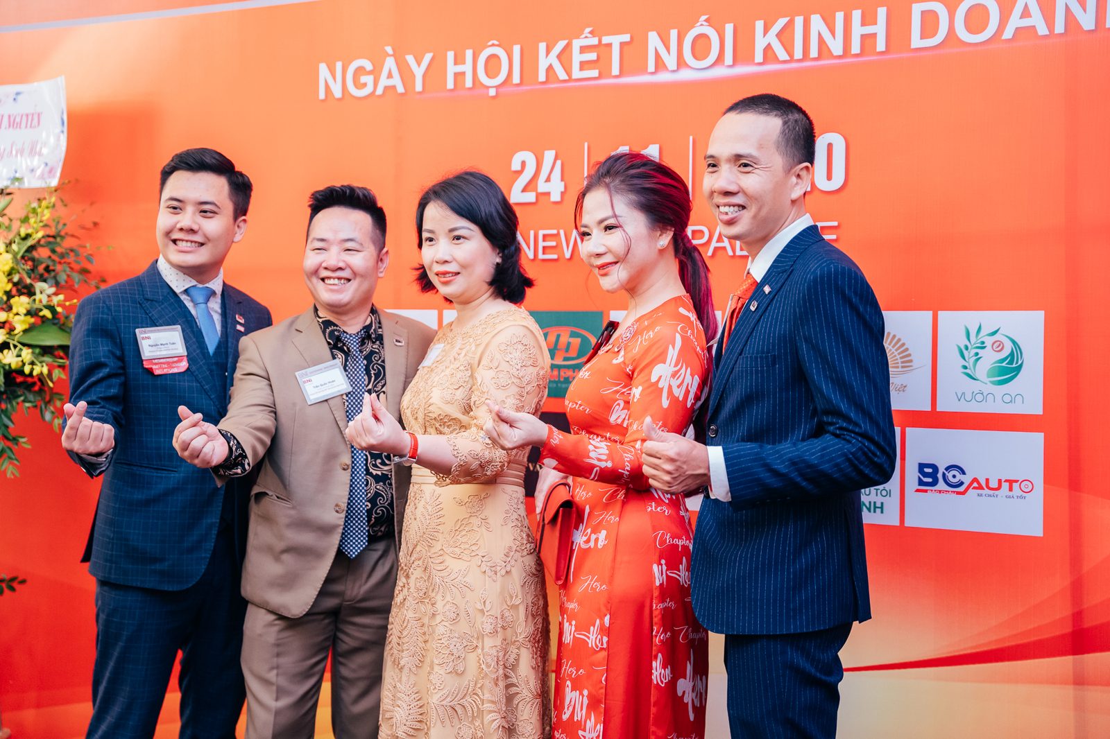 Sinh nhật 1 tuổi — Chapter đạt Titanium